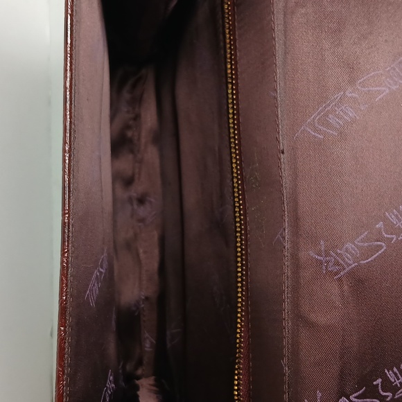 Ruth Saltz - Burgundy Aligator Embossed Leather Shoulder Bag With Fold Over Flap - Picture 9 of 13